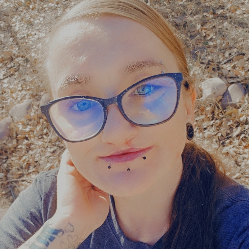 Meet your Posher, Lacee